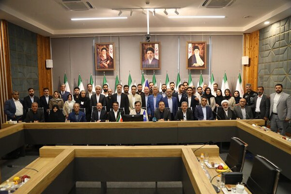 فصل جدید مدیریتی استقلال آغاز شد؛ معارفه اعضای...