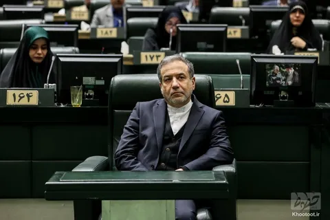 گزارش تصویری از نشست غیرعلنی مجلس با حضور وزیر امور خارجه