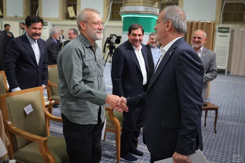 گزارش تصویری از دیدار رئیس‌جمهور و اعضای هیئت دولت با رهبر معظم انقلاب
