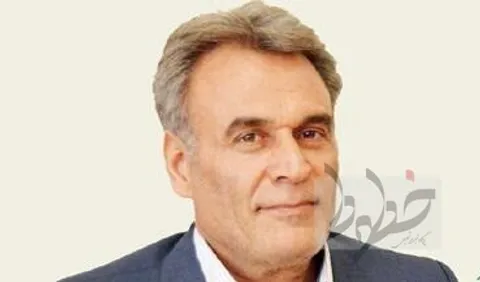 دلالان تعیین کننده قیمت کالا‌ها و خدمات هستند/ دولت چگونه دنبال حذف ارز ۴۲۰۰ تومانی است؟
