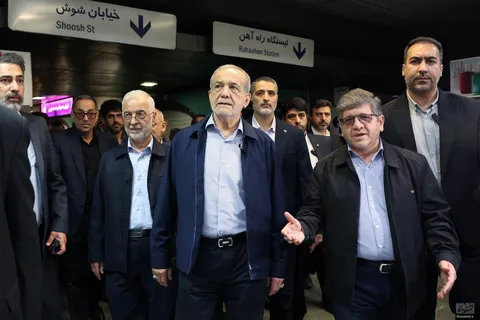 گزارش تصویری از بازدید رئیس جمهور از خطوط راه آهن حومه‌ای استان تهران