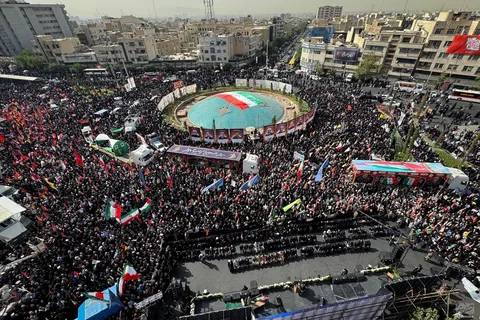گزارش تصویری از مراسم پرشکوه تشییع جمعی از شهدای اقتدار