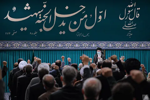 گزارش تصویری از دیدار مقام معظم رهبری با دست‌اندرکاران کنگره شهدای استان قم
