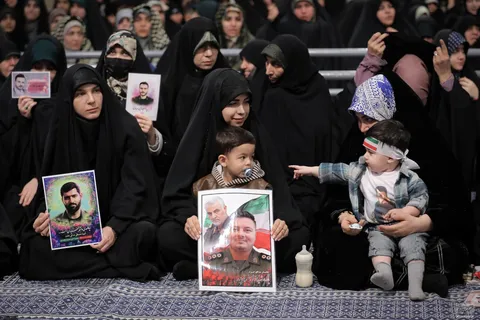 گزارش تصویری از دیدار خانواده شهدای اقتدار با رهبر معظم انقلاب