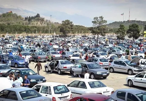 قفل بر سر بازار خودرو