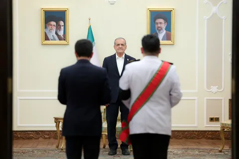 گزارش تصویری از تسلیم استوارنامه سفرای کشورها به رئیس جمهور