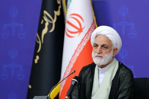 آمادگی لازم برای حمایت از اجرایی شدن مقولات مرتبط به حجاب را داشته باشید