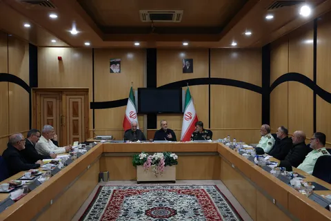 گزارش تصویری از نشست رئیس جمهور با فرمانده کل و جمعی از فرماندهان ارشد فراجا