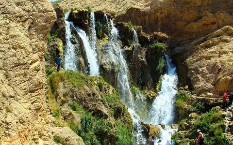 تماشا کنید/ آبشار زیبای کوهرنگ سرچشمه زاینده رود