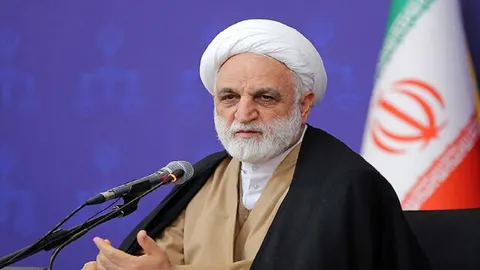 همراهی با دشمن به هرنحوی باشد، ایران‌ستیزی و خیانت به وطن است