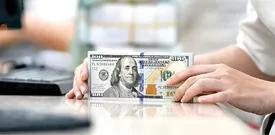 تخصیص ارز به اشخاص یک تصمیم اشتباه و ارائه سیگنال به مردم است که دیگر پول ملی ارزشی ندارد/ به یک ابر تورم نزدیک هستم!