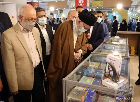 رهبر معظم انقلاب از نمایشگاه کتاب بازدید کردند