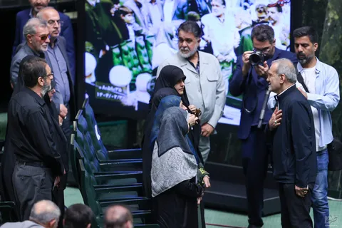 گزارش تصویری از مراسم گرامیداشت شهدای خدمت در صحن مجلس شورای اسلامی