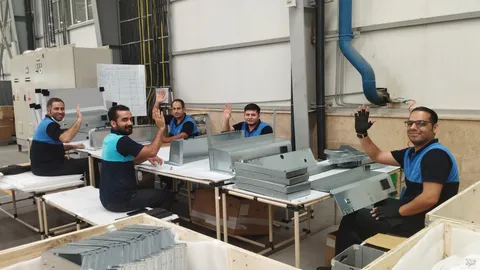 گزارش تصویری خطوط از بازدید فرمانده قرارگاه مبارزه با مفاسد اقتصادی و اداری کل کشور از منطقه ویژه اقتصادی پیام