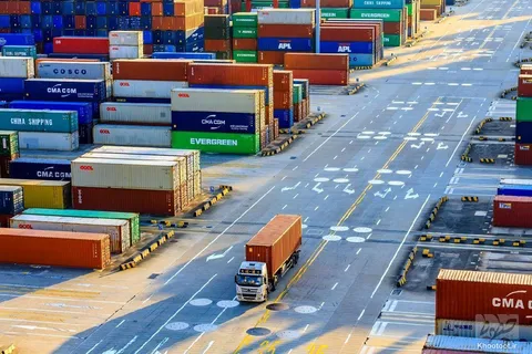 منافع تجارت آزاد ایران با اوراسیا/ چه زمانی موافقتنامه اجرایی می‌شود؟