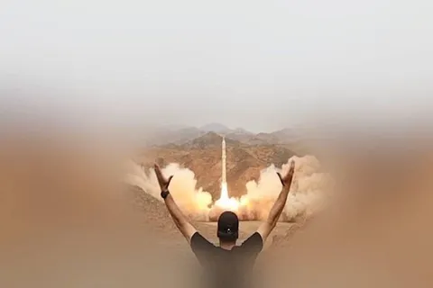حمله به ناو هواپیمابر و ناوشکن ارتش کودک‌کش آمریکا؛ در صورت ادامه اقدامات خصمانه منتظر پاسخ‌های سهمگین باشید