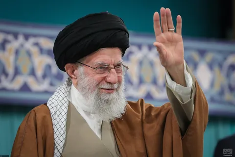 گزارش تصویری از دیدار رهبر معظم انقلاب اسلامی با مسئولان نظام