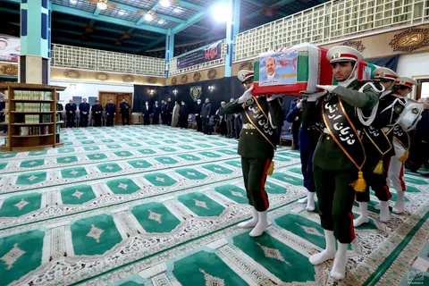 گزارش تصویری از مراسم تشییع پیکر مهندس رستم قاسمی در نهاد ریاست جمهوری