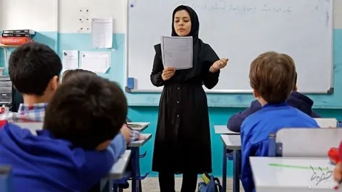 تماشا کنید/لایحه بودجه ۱۴۰۲ معلمین را فقیر مطلق میکند!