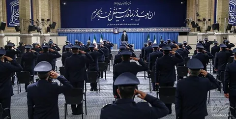دیدار فرماندهان و افسران نیروی هوایی ارتش با رهبر معظم انقلاب