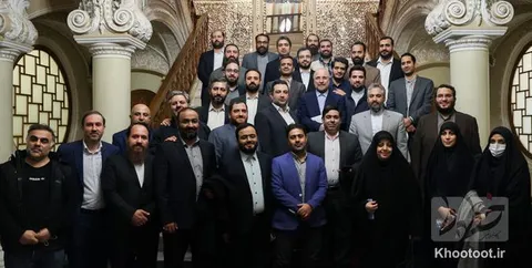 دیدار رئیس مجلس با برخی از یادگاران شهدا!