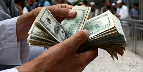 برخورد قاطع پلیس با اخلالگران بازار طلا و سکه/ کشف بیش از ۶ میلیون انواع ارز غیرمجاز