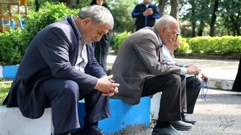 حذف 400 قلم دارو در سال جاری از پوشش بیمه‌های پایه