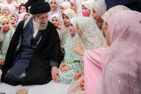 گزارش تصویری از مراسم جشن تکلیف دختران دانش‌آموز