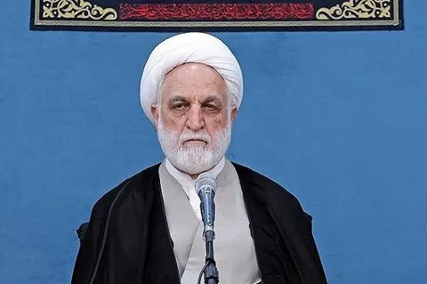 برخورد قاطع و قانونی با خائنین و همکاران دشمن استمرار داشته باشد