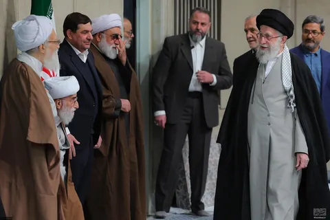 گزارش تصویری از دیدار رهبر معظم انقلاب اسلامی با مسئولان نظام