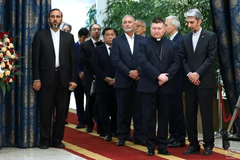 گزارش تصویری از تبریک سالروز پیروزی انقلاب اسلامی از سوی سفرا و رؤسای سازمان‌های بین المللی مقیم تهران